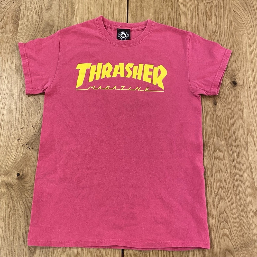 Thrasher Magazine T-Shirt Unisex‎ Size Small Hot Pink Yellow Lettering Vintage
